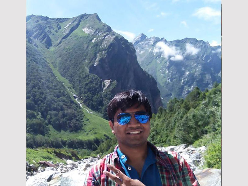 Drives his love for nature from his passion of travelling and trekking. Inspired by his mother, he believes in perseverance as the way to move ahead. This Environment engineer from ISM Dhanbad ensures that his humor keeps the team in high spirits throughout the journey.